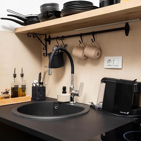 Deluxe Studio In City Center With Free Private Parking Ровінь Екстер'єр фото