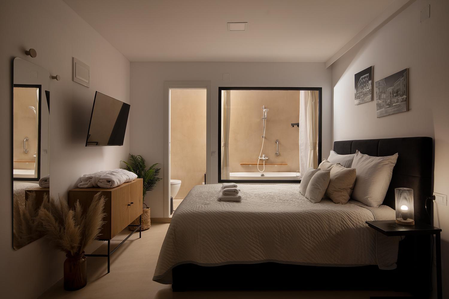Deluxe Studio In City Center With Free Private Parking Ровінь Екстер'єр фото